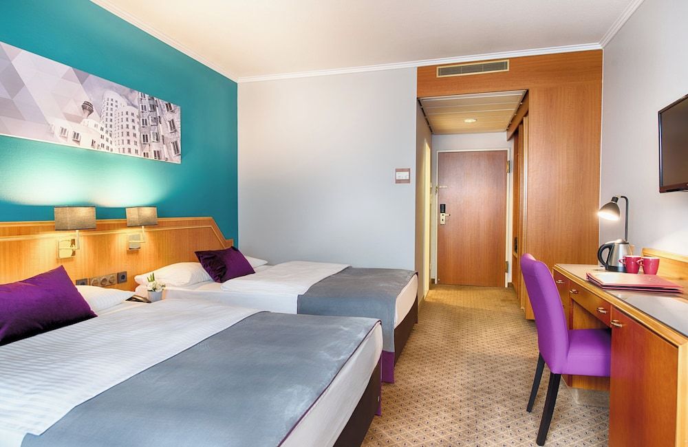 Leonardo Hotel Düsseldorf City Center Comfort Triple Room 3