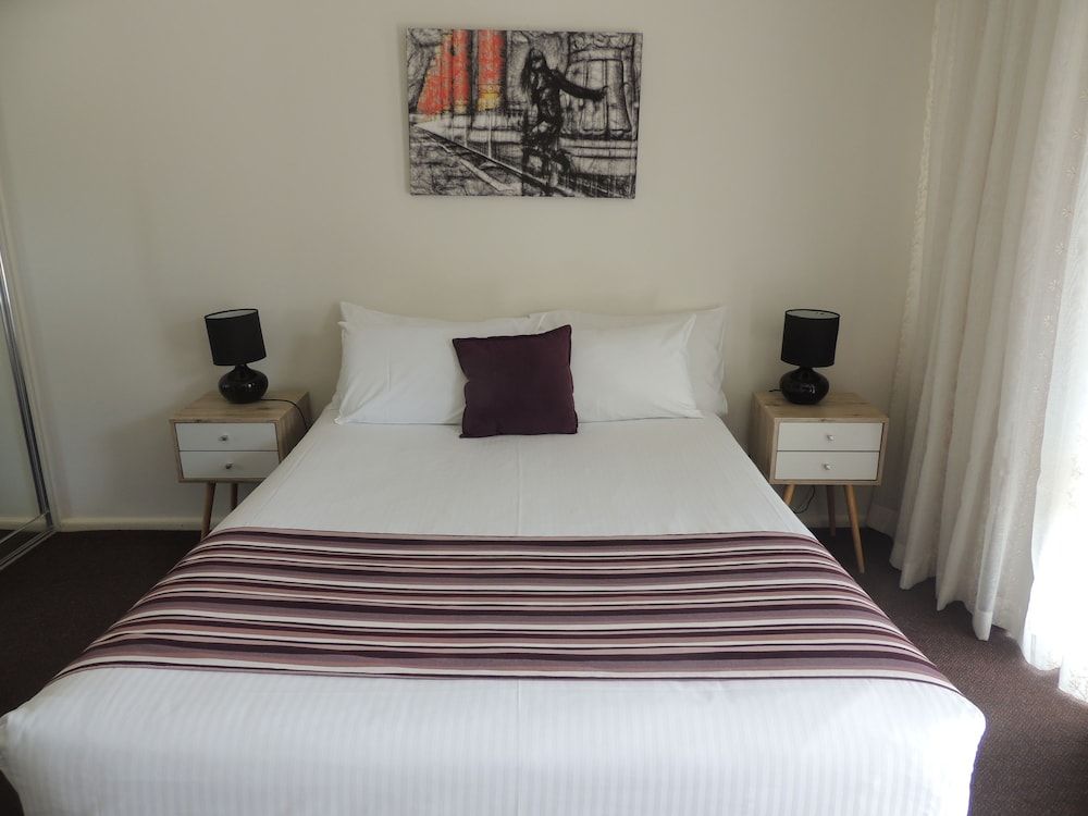 Standard Room, 1 Queen Bed, Non Smoking, Refrigerator