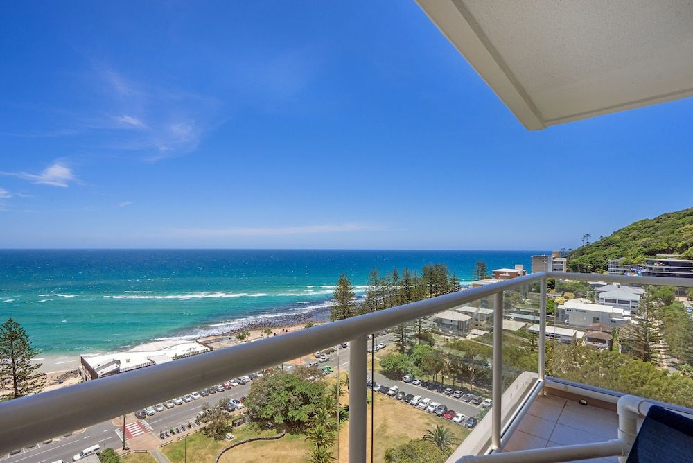 Burleigh Beach Tower 2 Bedroom Ocean View Superior Apartment 14