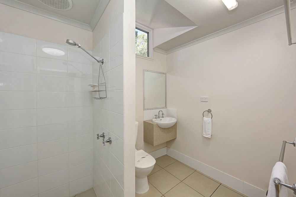 Discovery Parks - Coolwaters Yeppoon Superior 1 Bedroom Unit 3
