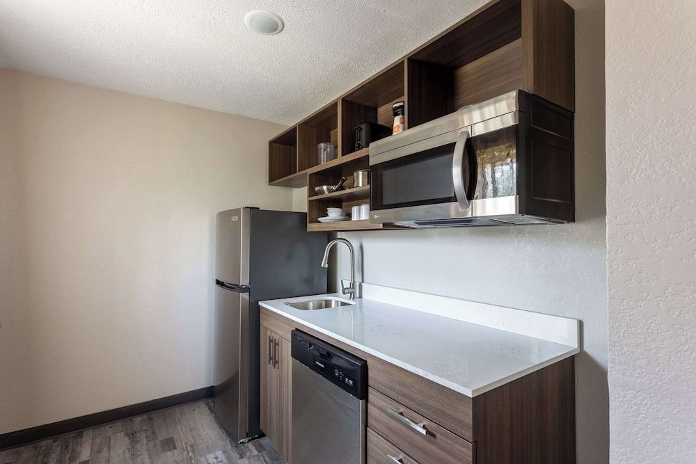 MainStay Suites Bourbonnais - Kankakee Suite, 2 Queen Beds, Non Smoking (Efficiency) 5