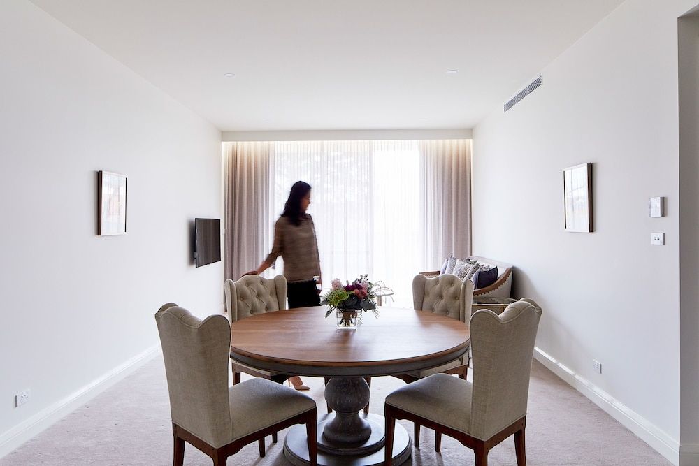 Knightsbridge Canberra Luxury Suite, 1 Bedroom - Housekeeping on 3rd day only 4