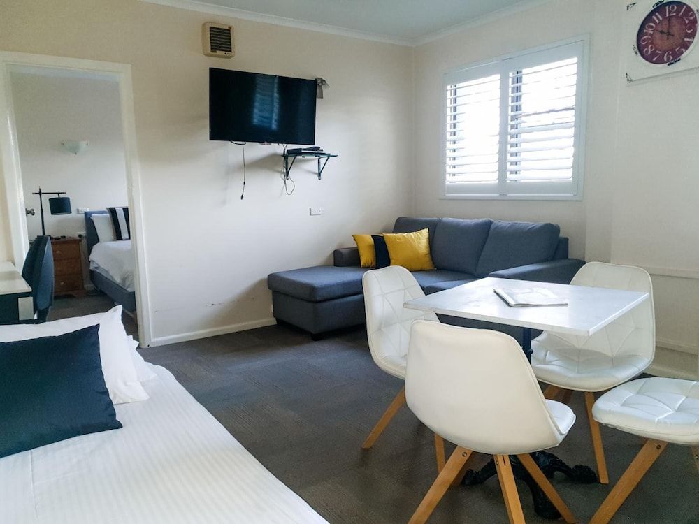 Bay and Basin Premium Apartment, 1 King Bed with Sofa bed, Non Smoking 3