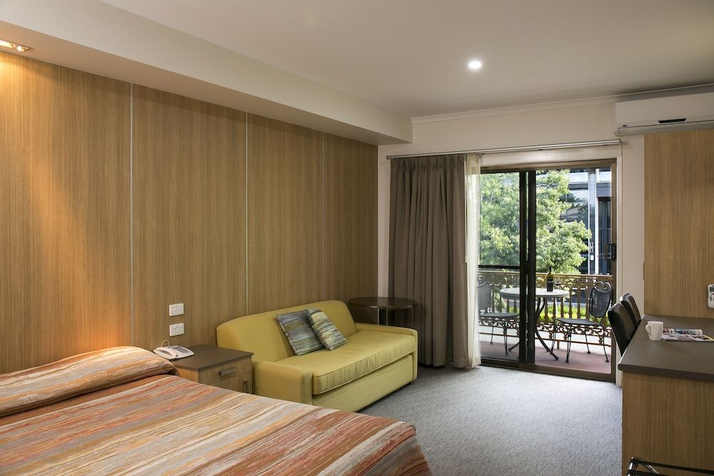 Albury Regent Motel Queen Room 5