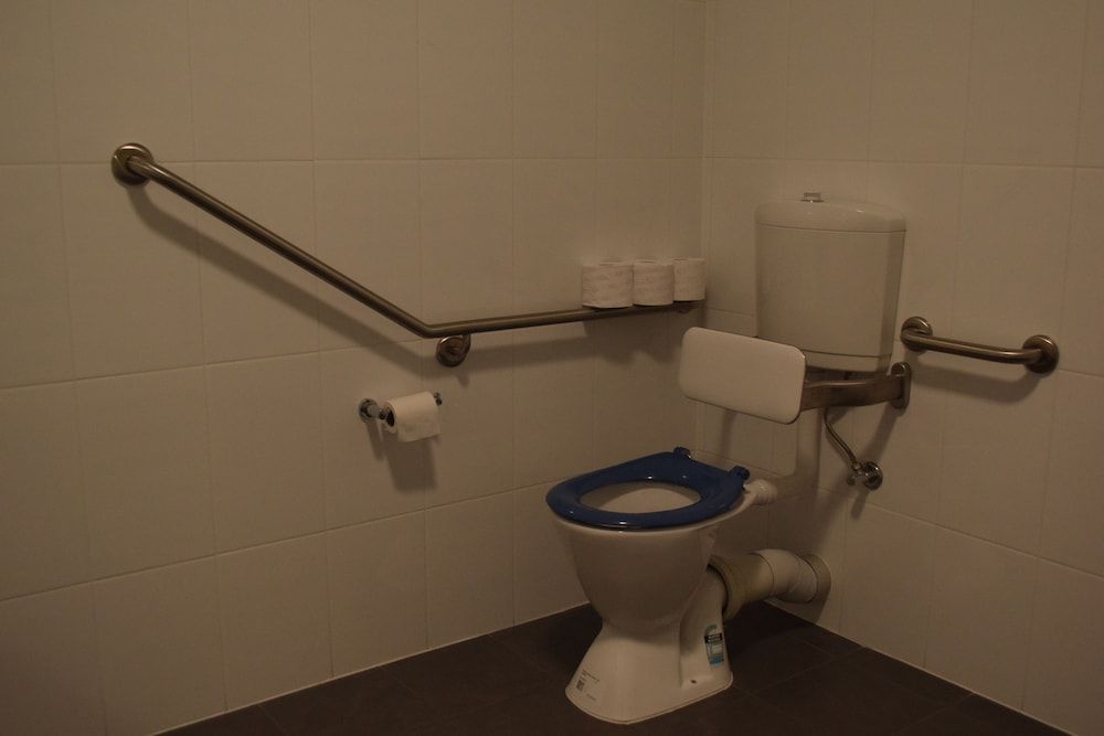 Crown Accommodation Bendigo CBD Queen Bed plus Single Bed Room 6