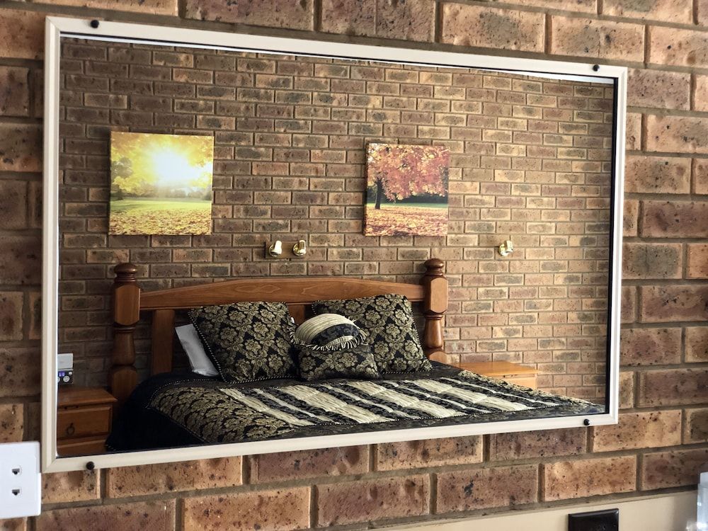 Settlement Motor Inn, Deniliquin Superior Studio Suite, 1 King Bed, Bathtub 6