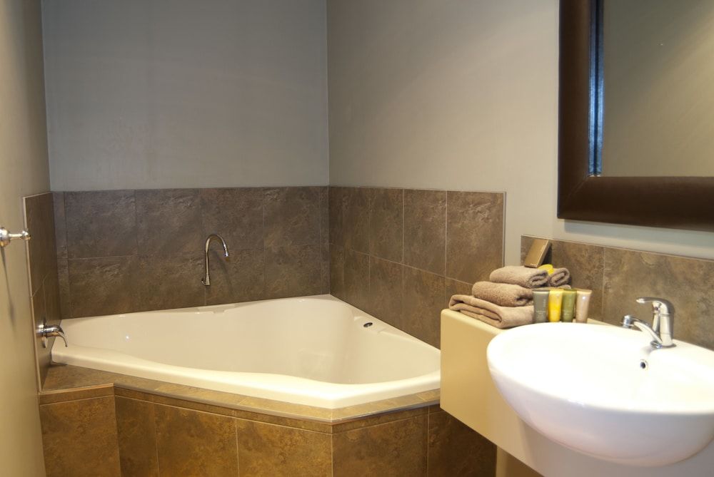 Bairnsdale Motel Executive Studio, Jetted Tub (Studio Spa King Executive) 5