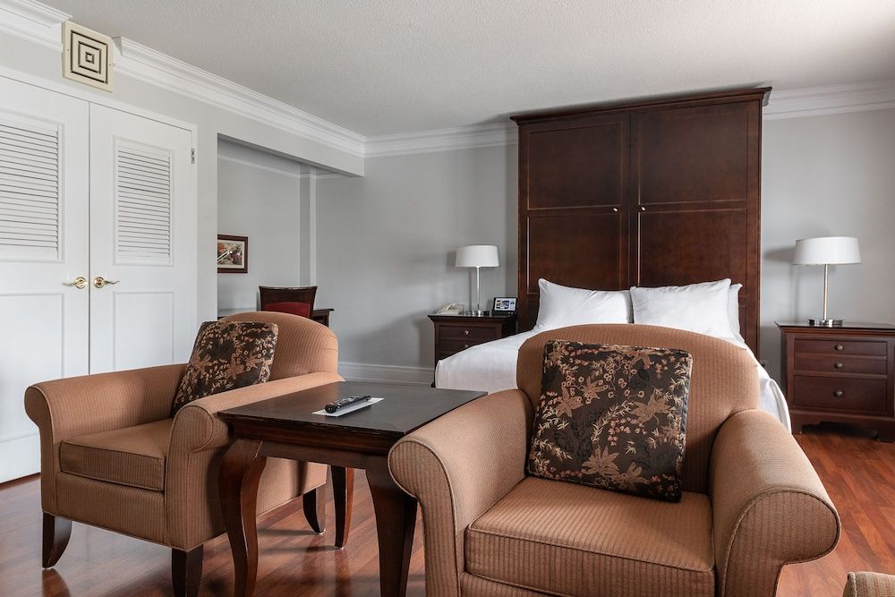 Hotel Le Bonne Entente Classic Queen Suite Plus, 1 Queen Bed 3