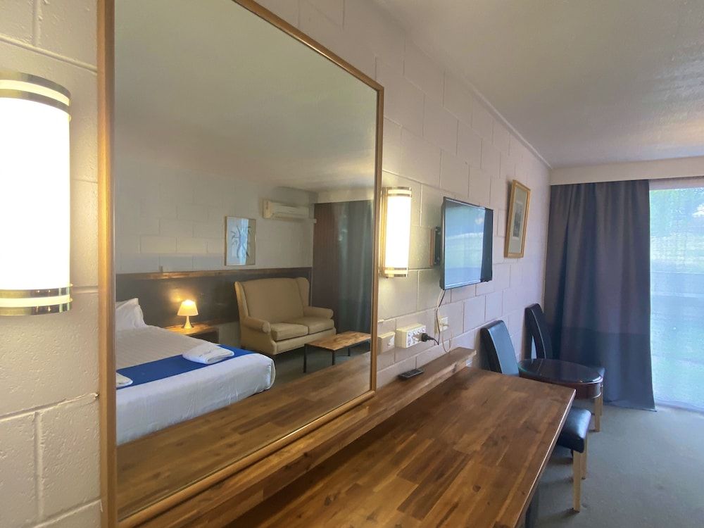 Snow Season Motor Inn Standard 1 Queen 2