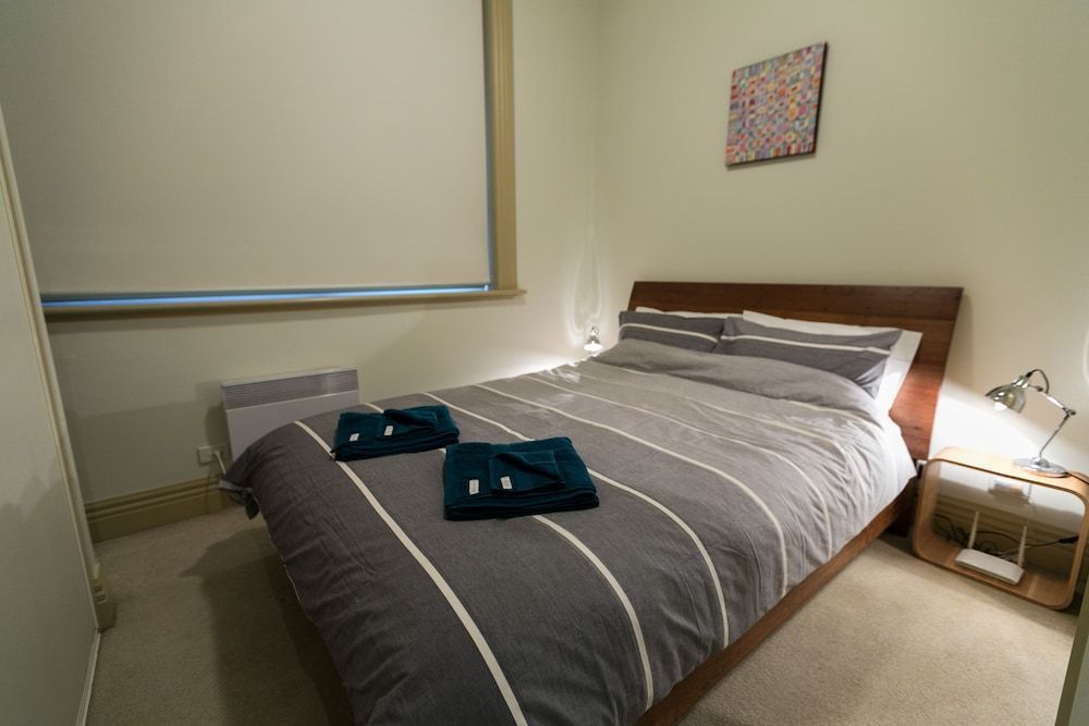 Flinders Lane-studio apartment Design Studio, 1 Queen Bed 4