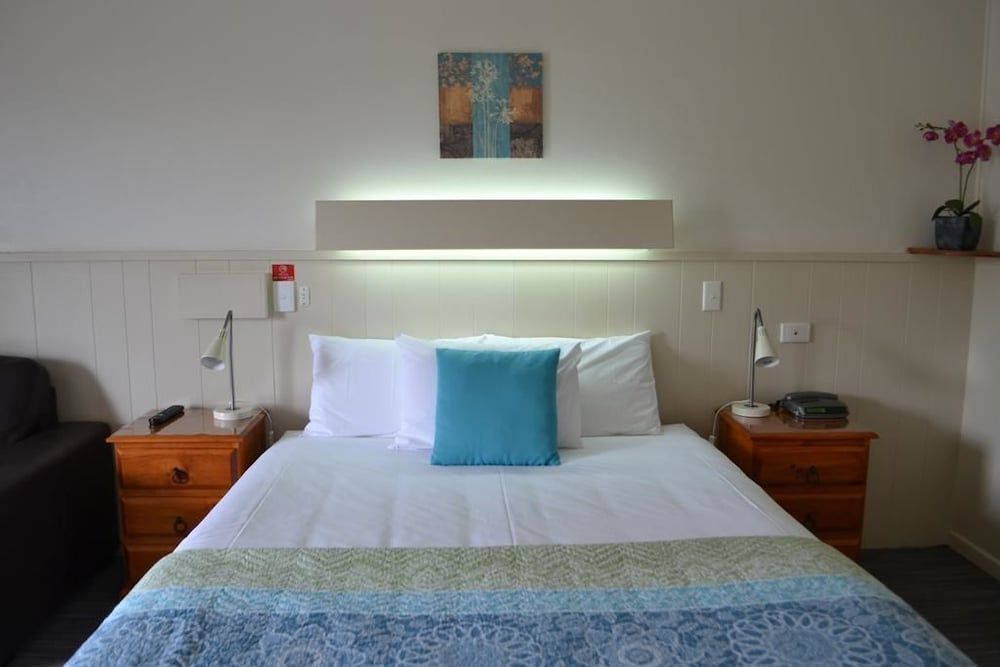 Gatton Motel Queen Room 2
