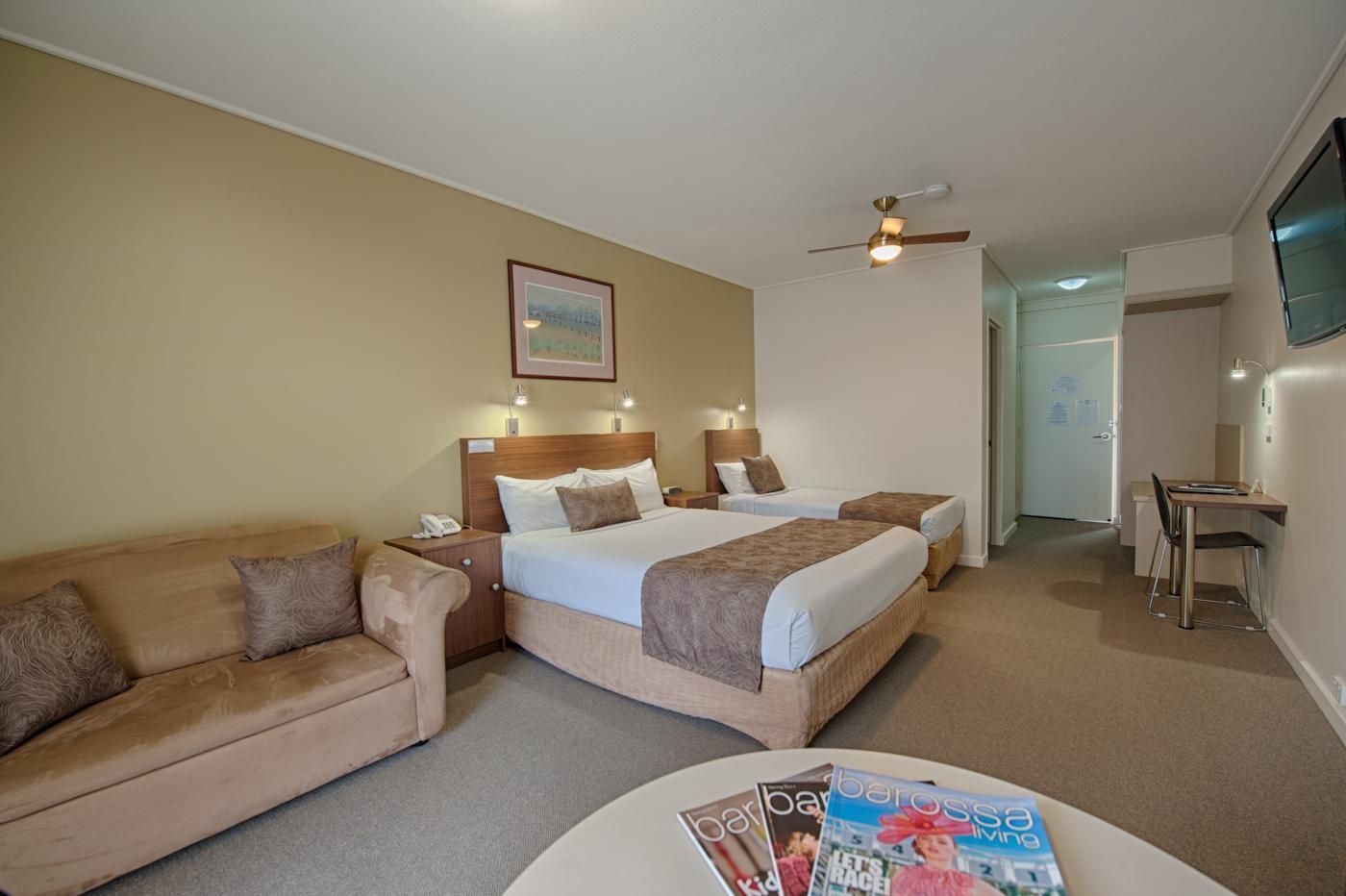 Vine Inn Executive 3 1/2 Star Motel Room