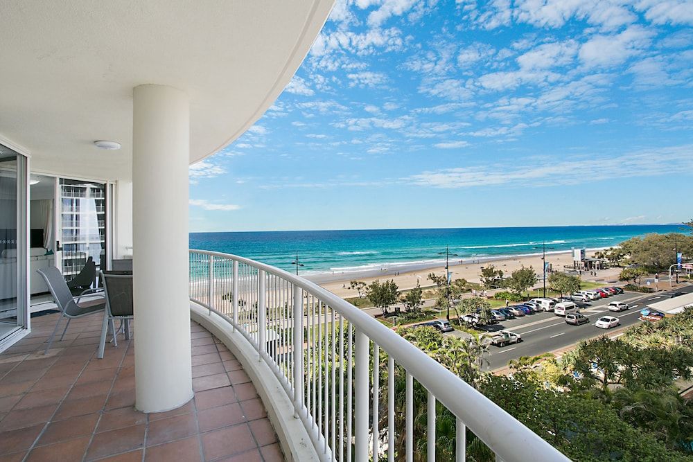 Moroccan Resort - HR Surfers Paradise Apartment, 3 Bedrooms, 2.5 Bathrooms (Apartment 311) 6