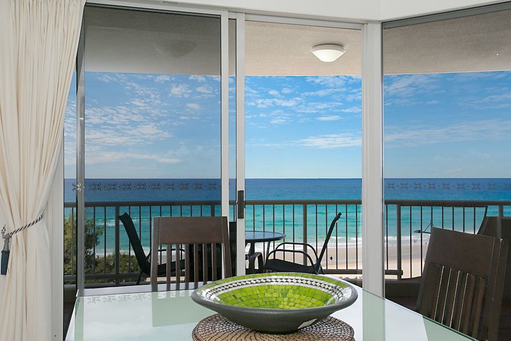 Moroccan Resort - HR Surfers Paradise Apartment, 3 Bedrooms, 2.5 Bathrooms (Apartment 311) 7