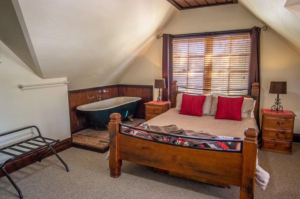 Deluxe Double Room (Gold Bullion Room)