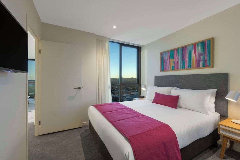 Avani Broadbeach Residences Two Bedroom Ocean Suite (No Housekeeping) 2