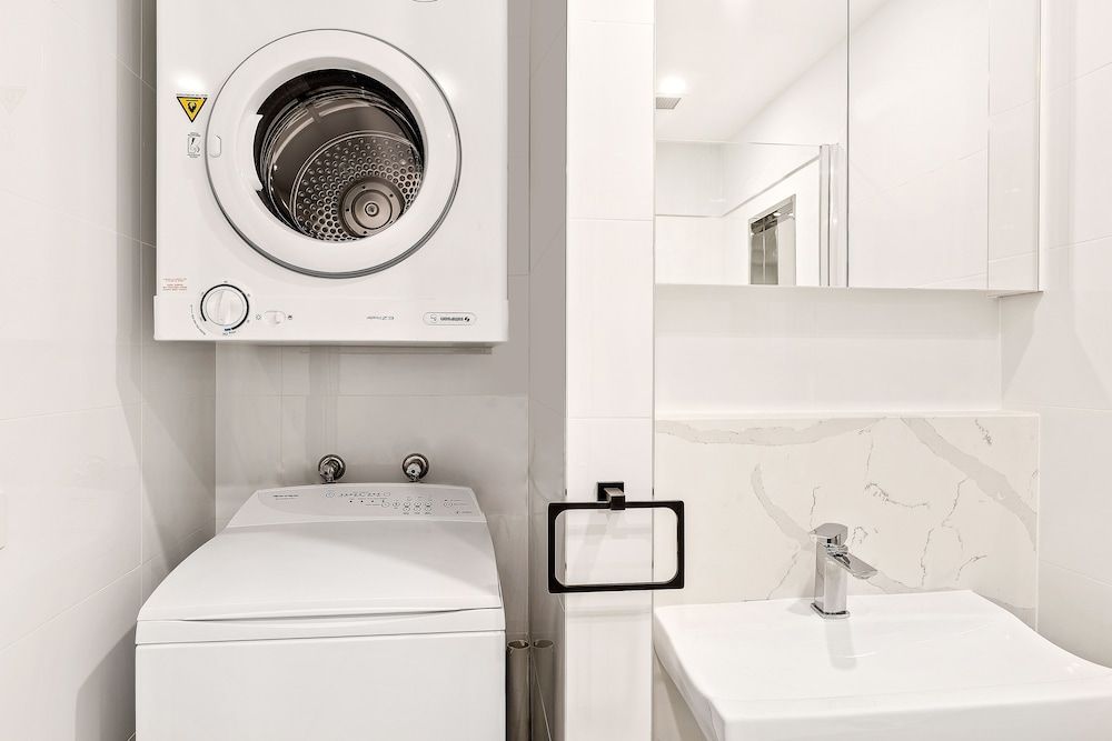 The Hamptons Apartments - Port Melbourne 2 Bedroom Standard 4