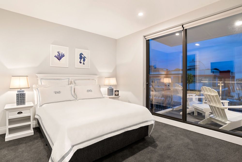 The Hamptons Apartments - Port Melbourne 2 Bedroom Premier 2