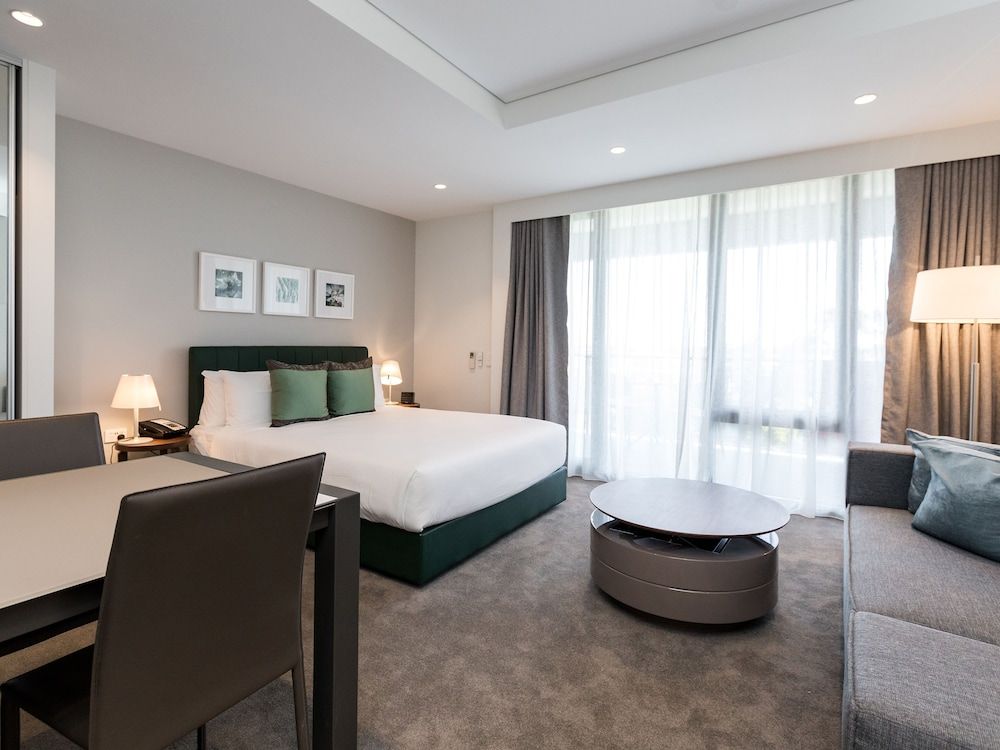 The Branksome Hotel And Residences Studio Suite, Balcony (Airport Facing) 3