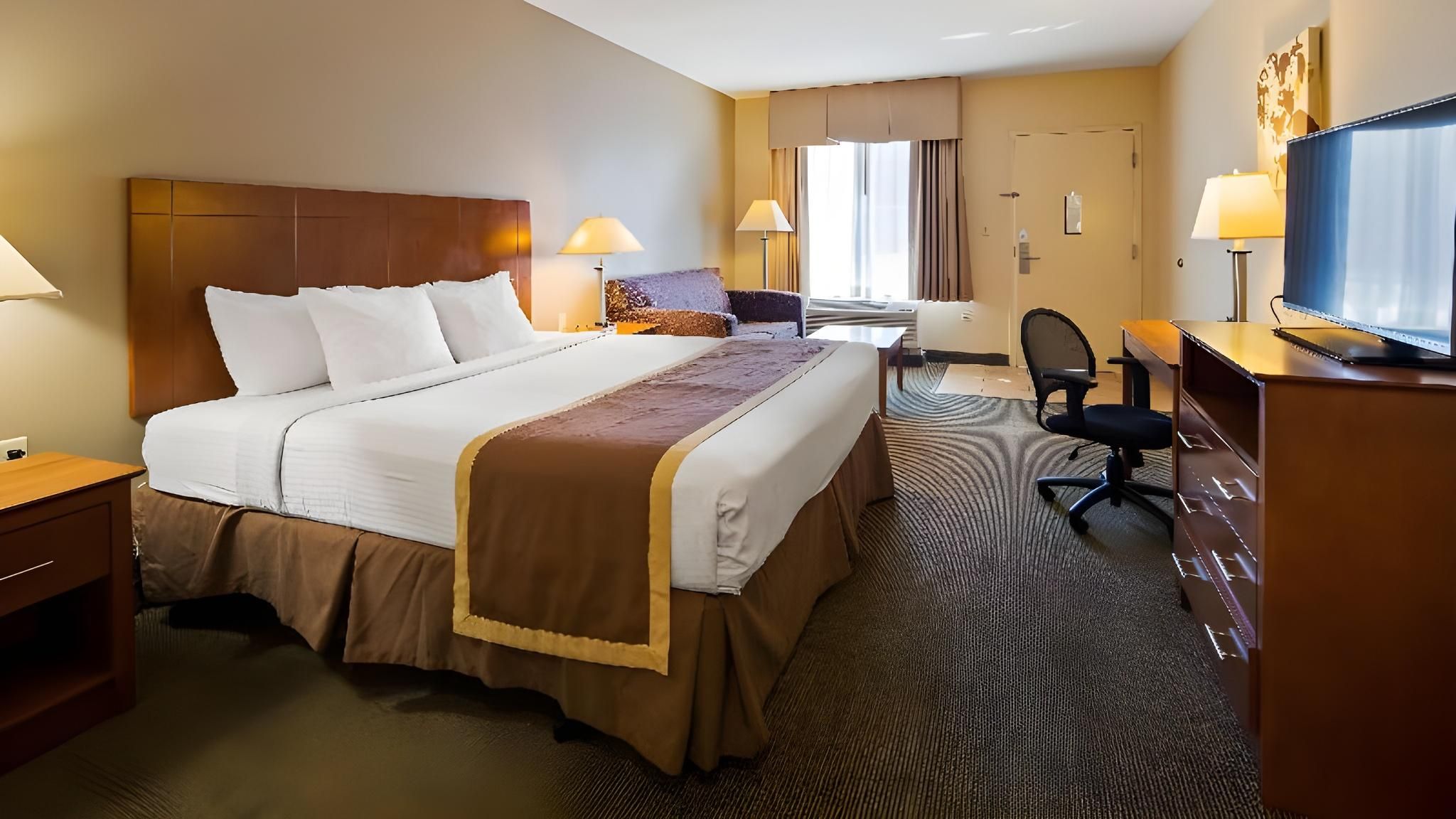 1 King Bed, Nonsmoking