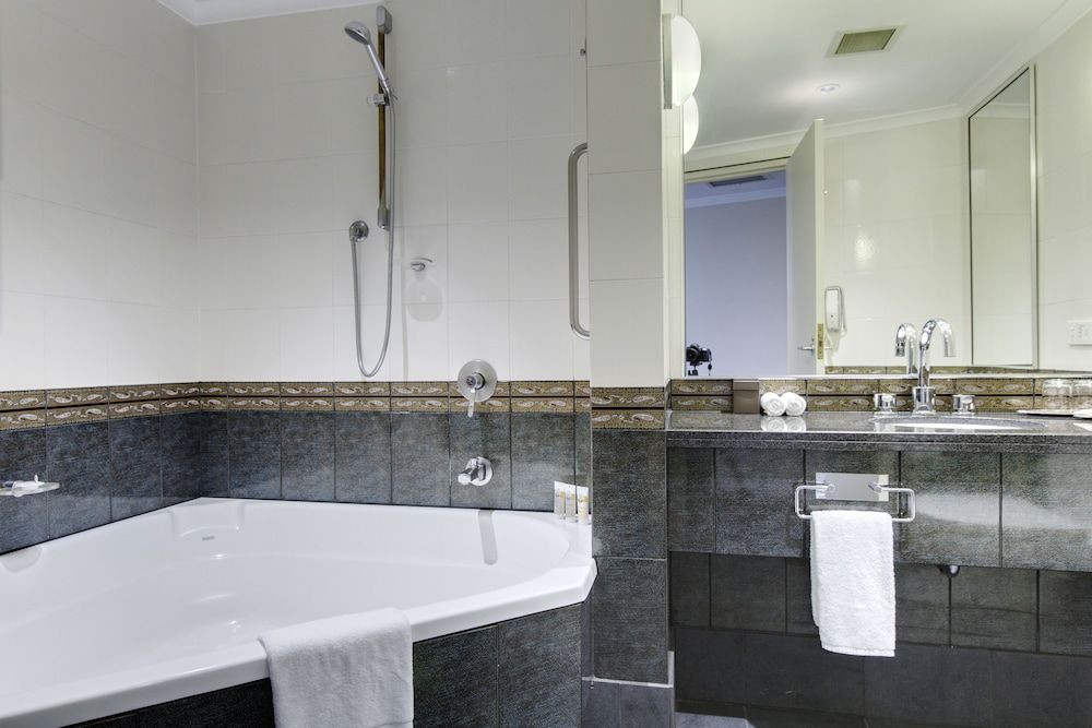 Pullman Sydney Hyde Park Classic Room, 2 Double Beds 8