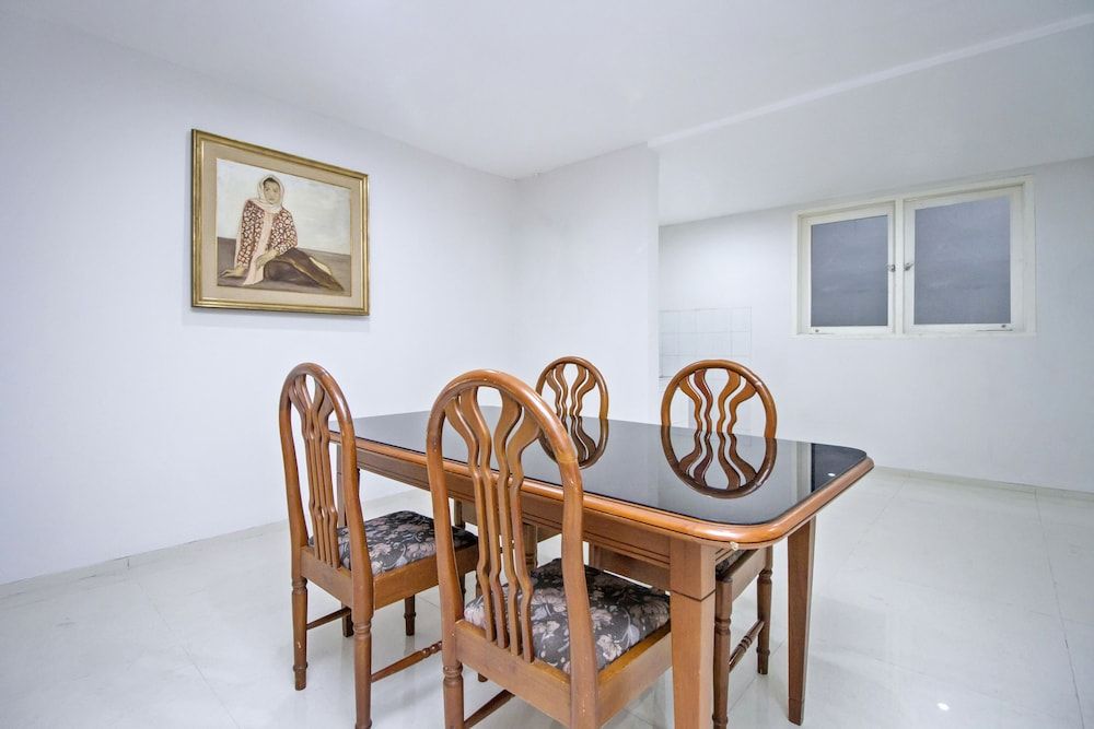 undefined UROOMS Tanah Abang 4