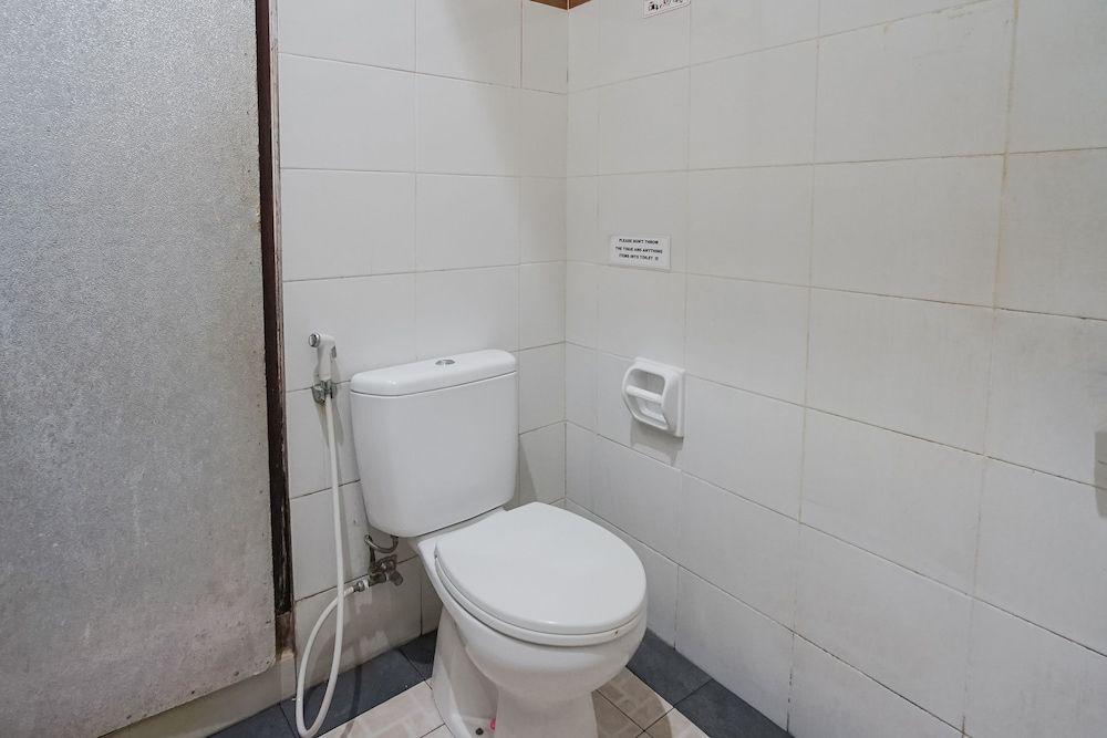 Denays Guest House Jimbaran Standard Double or Twin Room 19