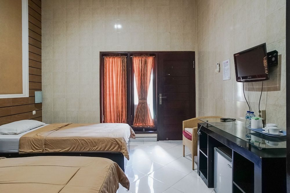 Denays Guest House Jimbaran Standard Double or Twin Room 3