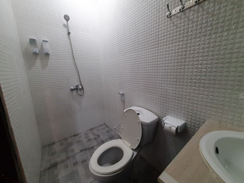 The Legian 777 Guest House Shared Dormitory, Men only 5