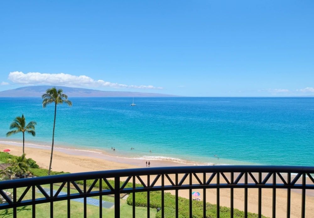 Royal Lahaina Resort & Bungalows Suite, 1 Bedroom, Oceanfront (Molokai) 2