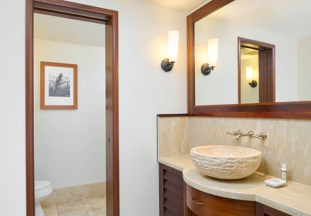 Royal Lahaina Resort & Bungalows Suite, 1 Bedroom, Oceanfront (Lanai) 3