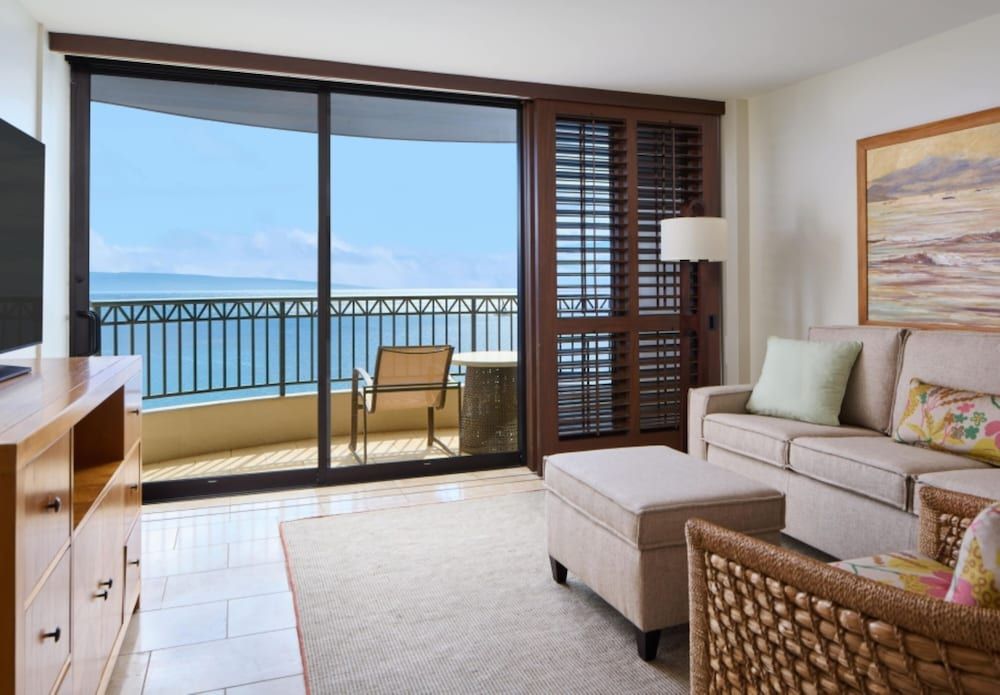 Royal Lahaina Resort & Bungalows Suite, 1 Bedroom, Oceanfront (Lanai) 2