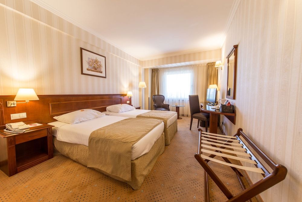 Ramada Hotel & Suites by Wyndham Bucharest North Deluxe Room, 2 Twin Beds, Non Smoking