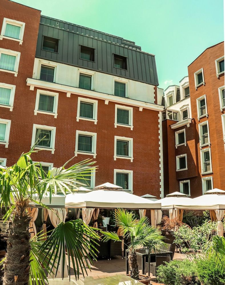 undefined Ramada Hotel & Suites by Wyndham Bucharest North 8