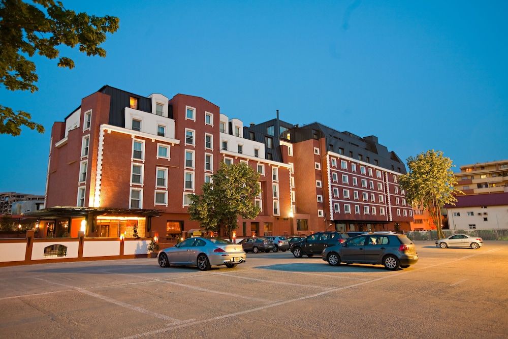 undefined Ramada Hotel & Suites by Wyndham Bucharest North 7