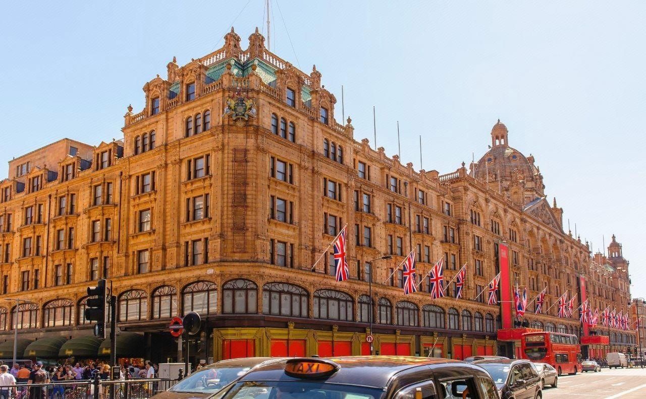 undefined Lily Hotel 4