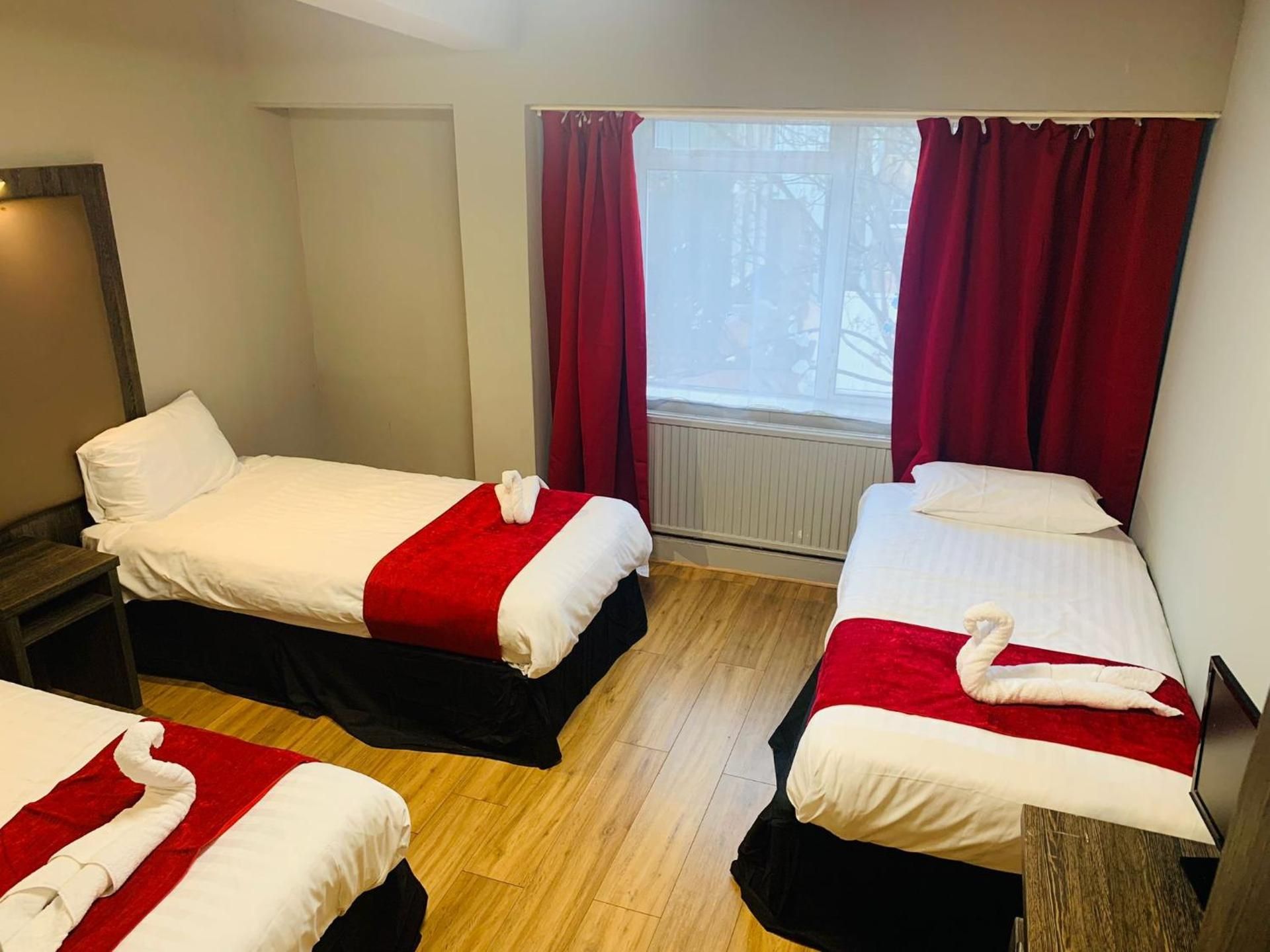 undefined Lily Hotel 10