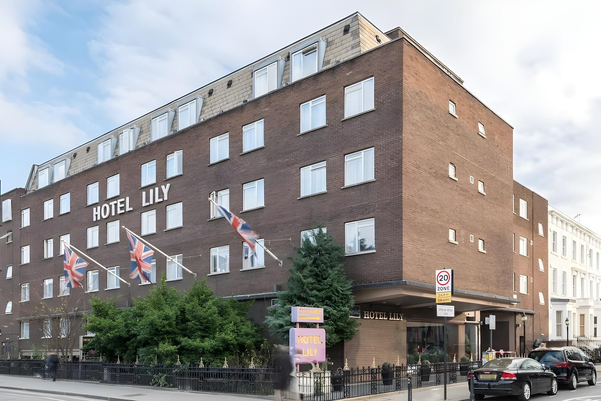 undefined Lily Hotel 2