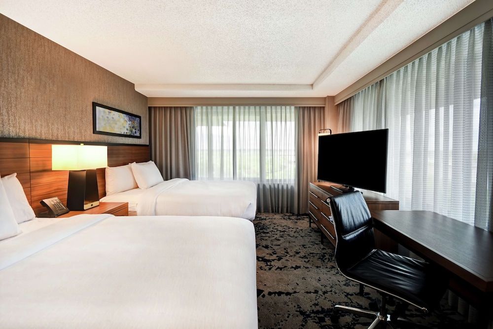 Suite, 2 Queen Beds, Corner