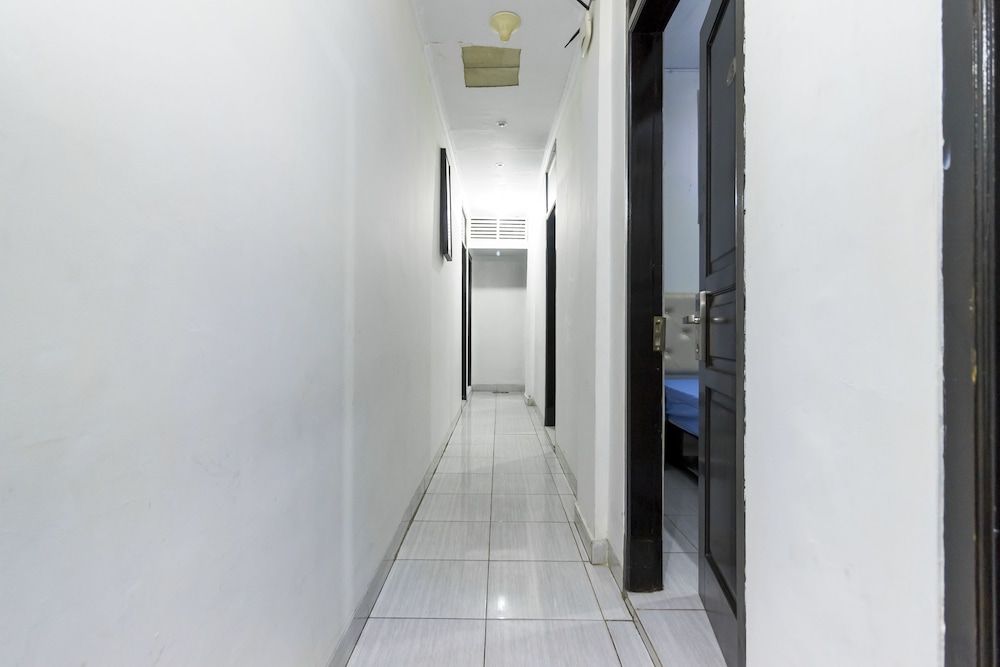 undefined Reddoorz near Gajah Mada Plaza 2 9
