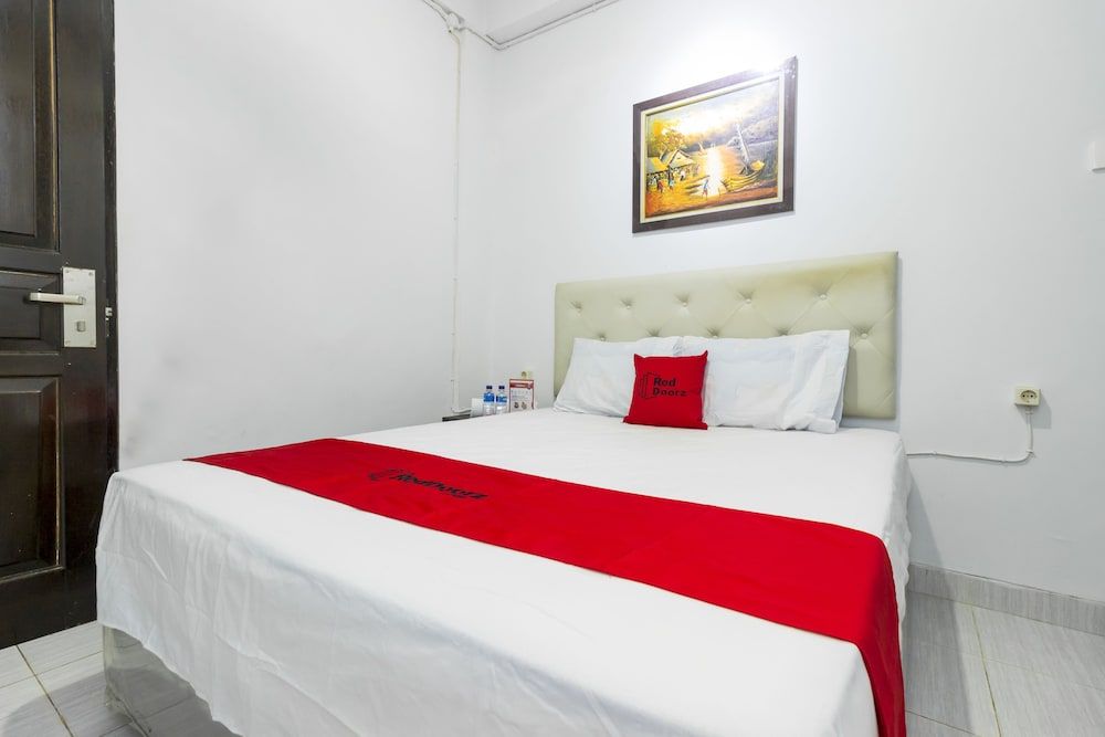 undefined Reddoorz near Gajah Mada Plaza 2 5