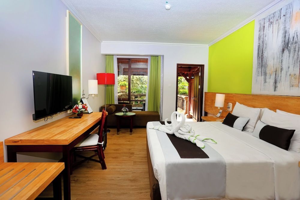 Premier Room, Balcony (No Children)