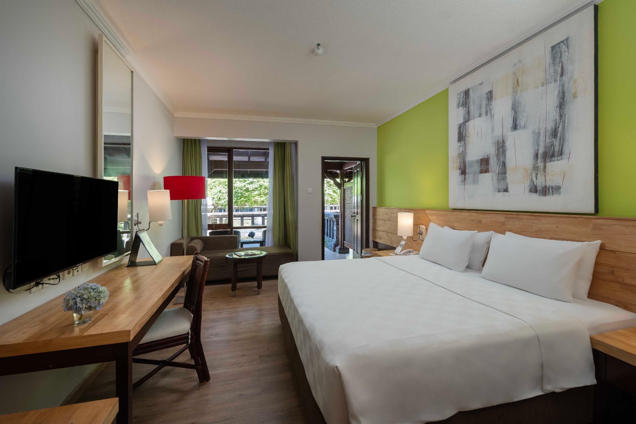 Premier Balcony Room - 1 King Bed