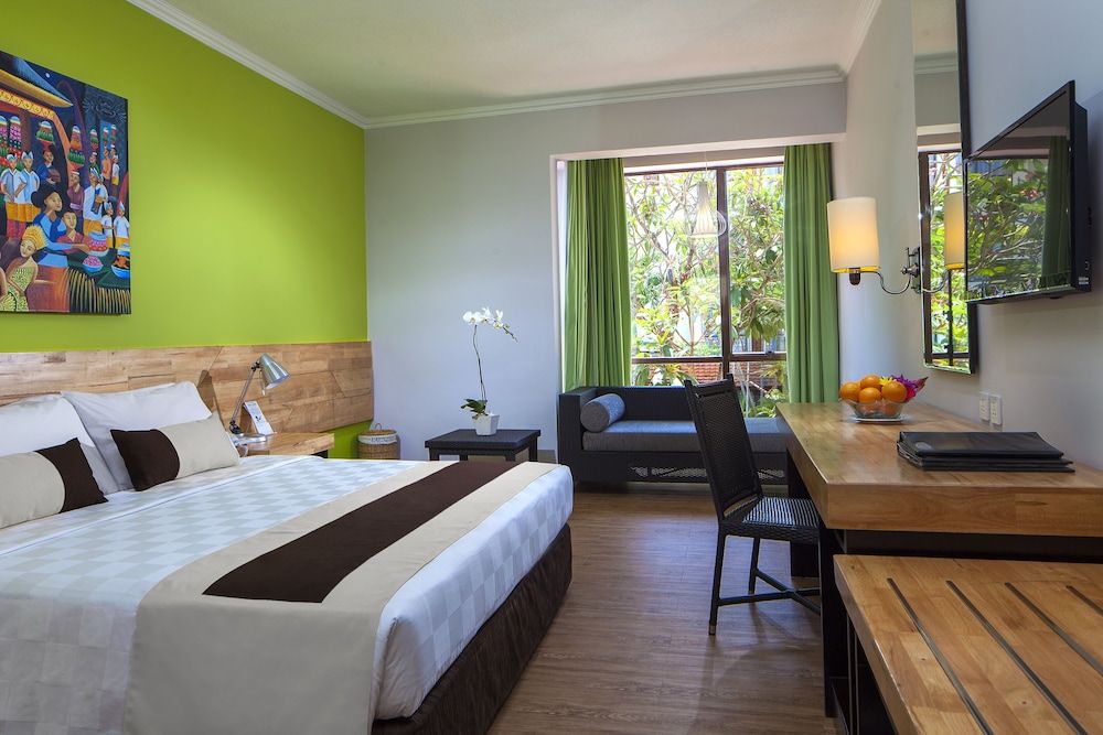 Room, Pool Access