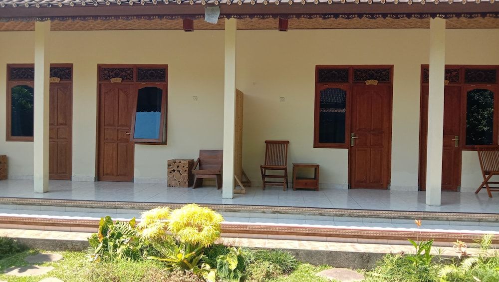 Astawa House