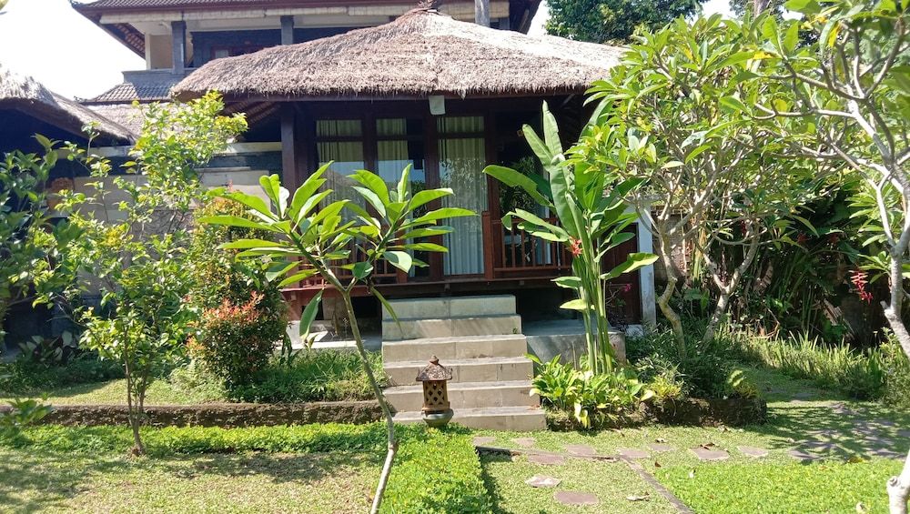 Astawa House