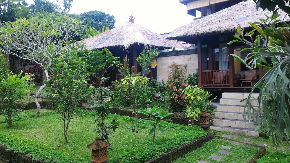 Astawa House