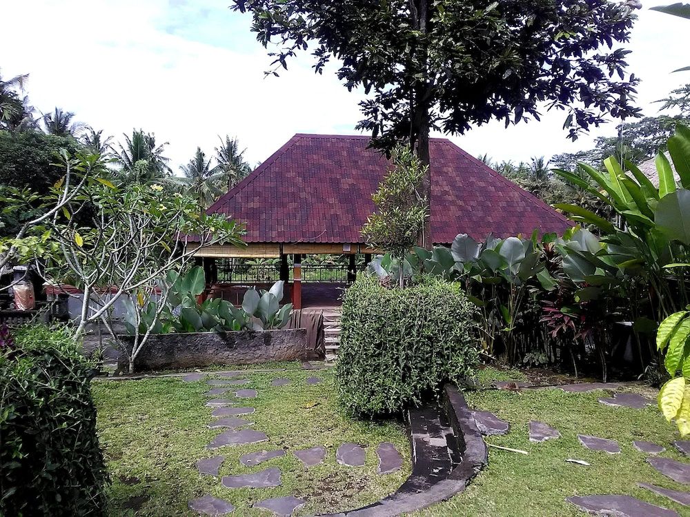 Astawa House