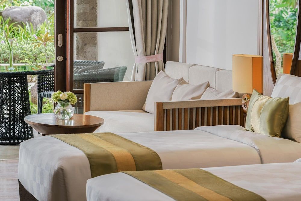 Royal Tulip Springhill Resort Jimbaran Deluxe Room, 2 Twin Beds, Pool View 4