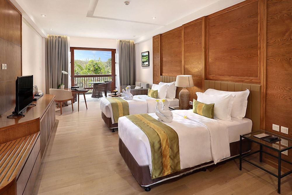 Royal Tulip Springhill Resort Jimbaran Deluxe Room, 2 Twin Beds, Pool View 3